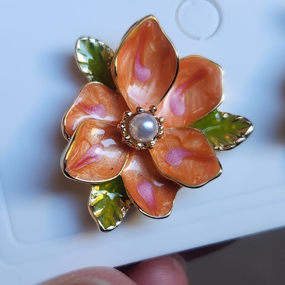 New Flower Earrings Metal/Enamel 14k Gold-plated Costume Jewelry - Picture 5 of 6